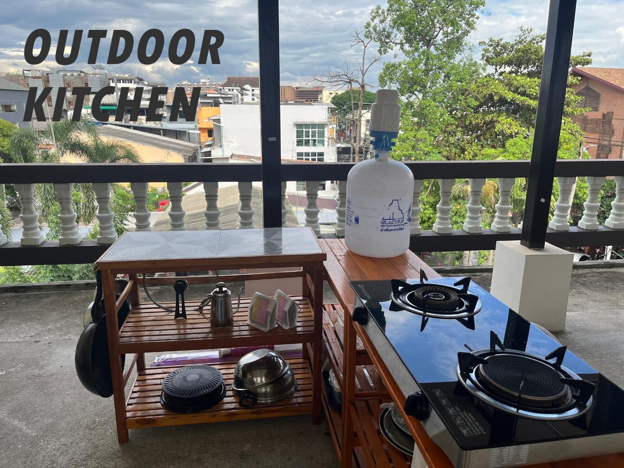 October Hostel Chiangmai Chiang Mai Luaran gambar